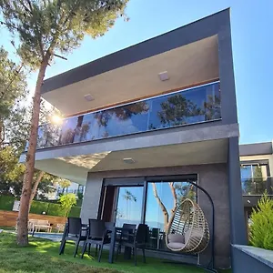 https://ozel-havuz-ve-deniz-manzarali-yeni-villa.aegeanhotels.net